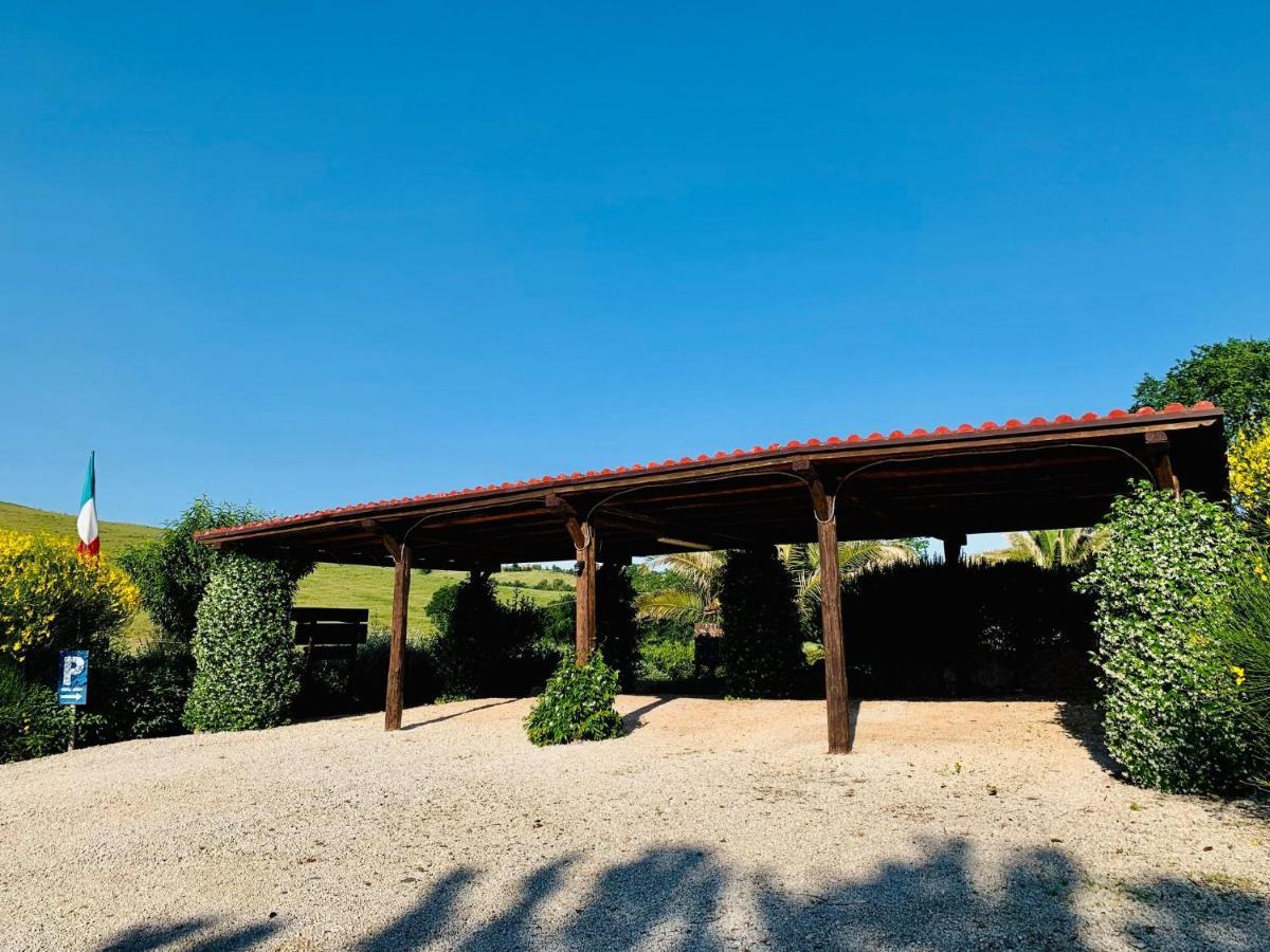 8380 Agriturismo L'Oleandro 蒙特马拉诺 外观 照片