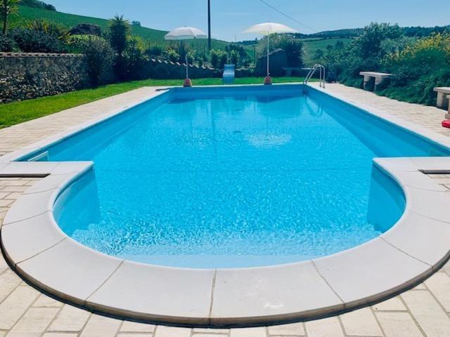 8380 Agriturismo L'Oleandro 蒙特马拉诺 外观 照片