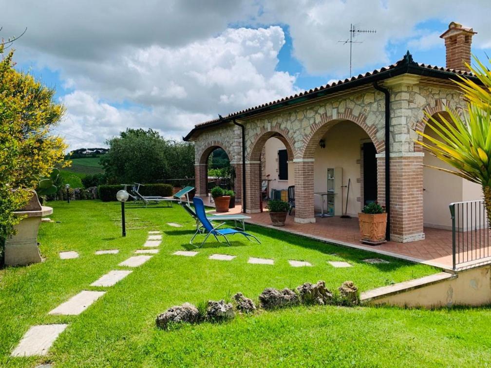 8380 Agriturismo L'Oleandro 蒙特马拉诺 外观 照片