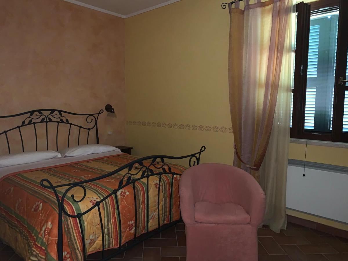 8380 Agriturismo L'Oleandro 蒙特马拉诺 外观 照片