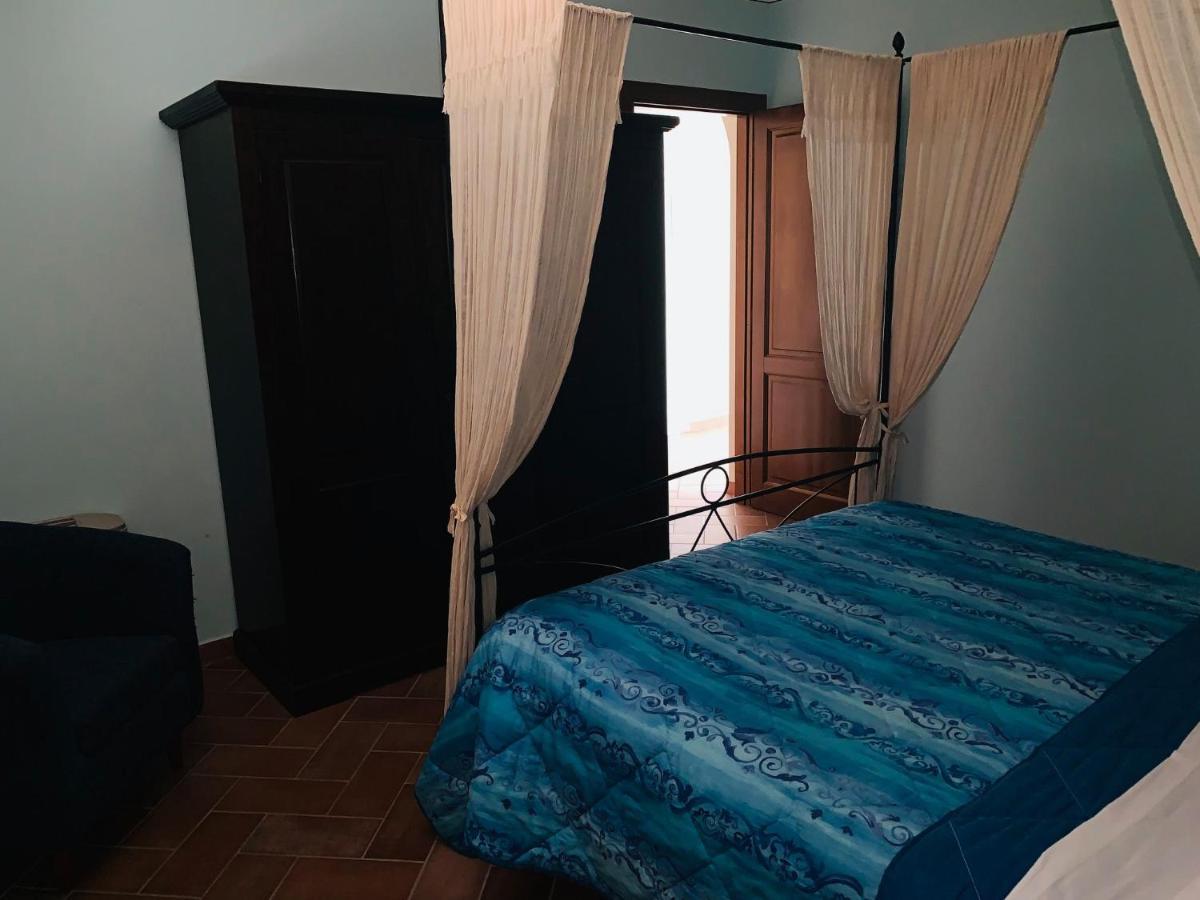 8380 Agriturismo L'Oleandro 蒙特马拉诺 外观 照片