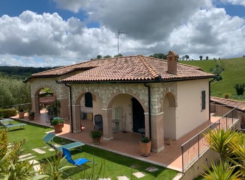 8380 Agriturismo L'Oleandro 蒙特马拉诺 外观 照片