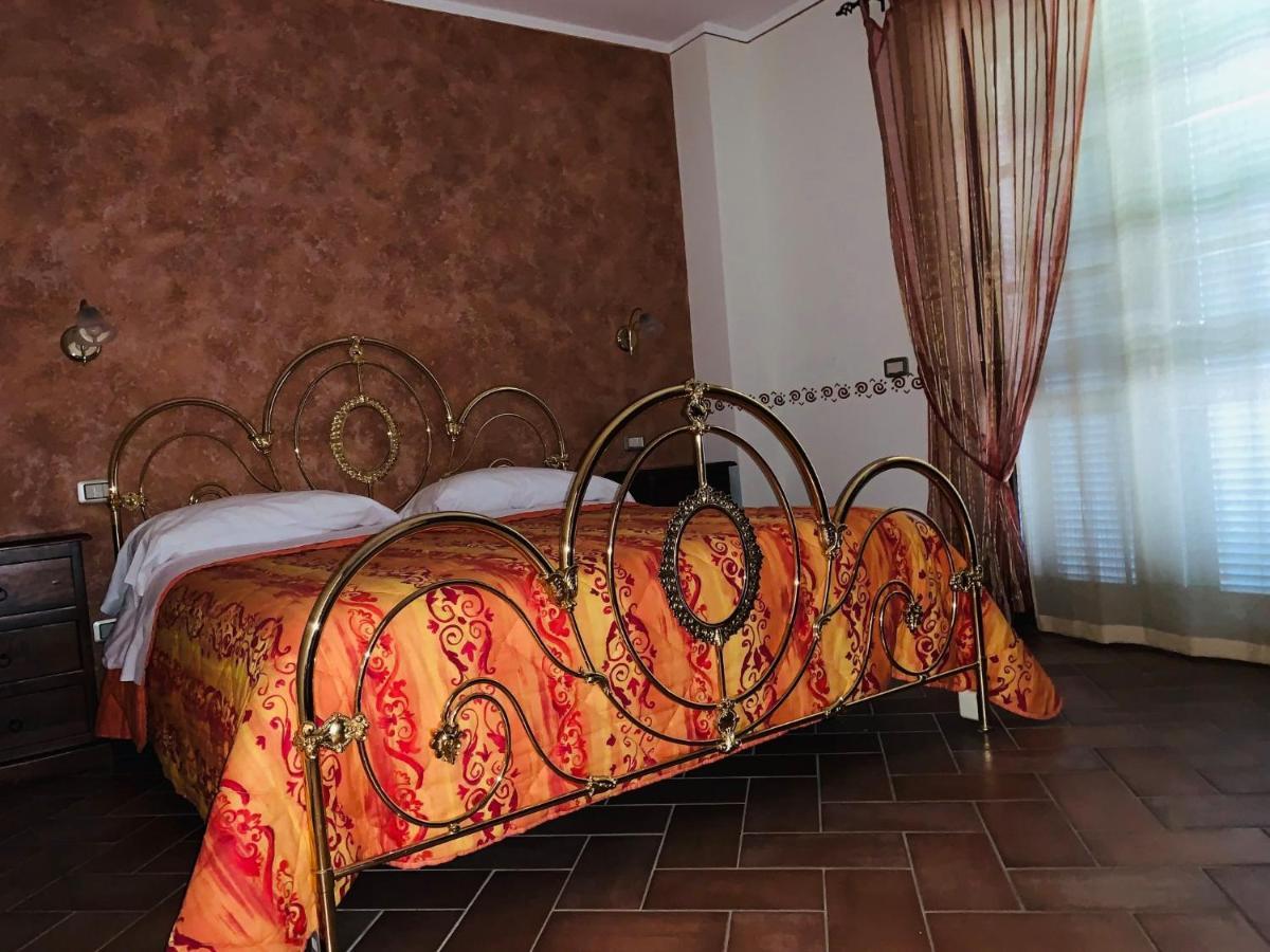 8380 Agriturismo L'Oleandro 蒙特马拉诺 外观 照片