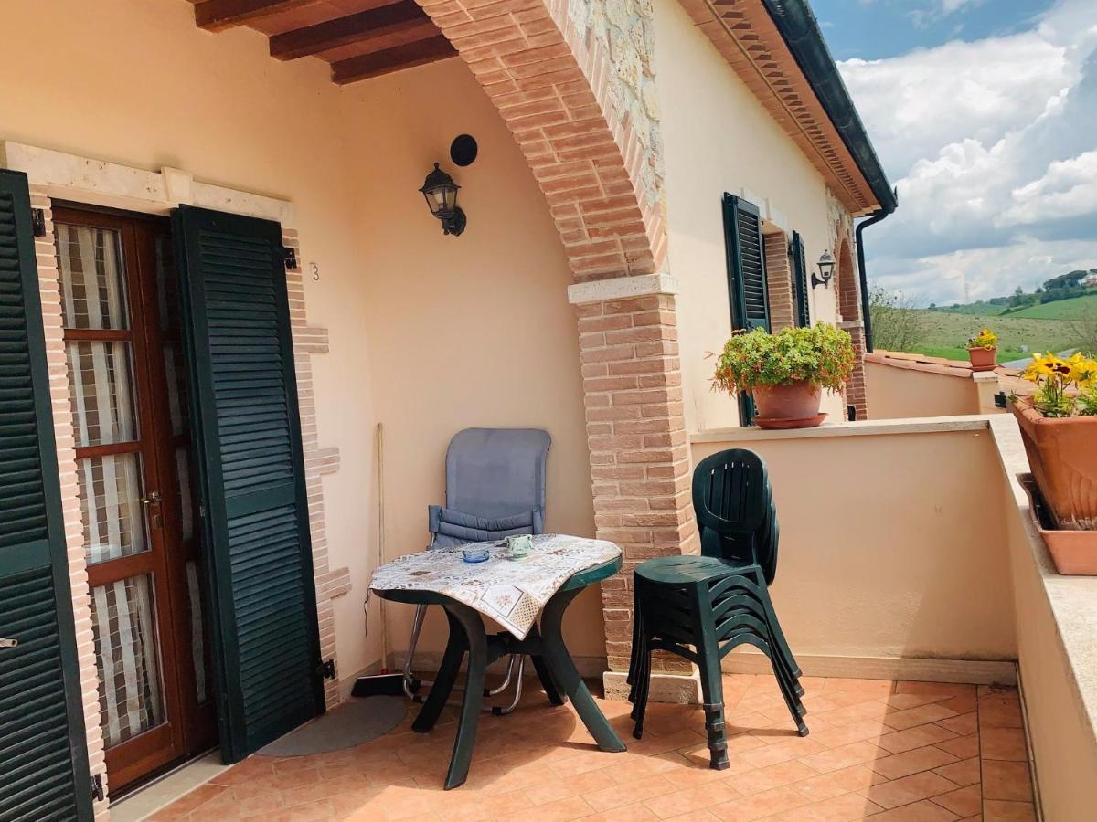 8380 Agriturismo L'Oleandro 蒙特马拉诺 外观 照片