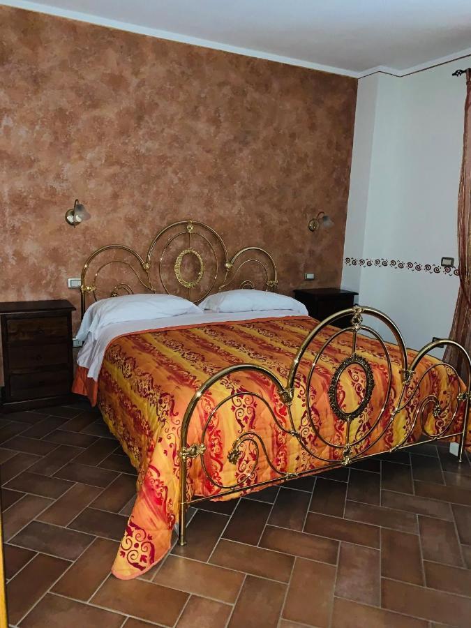 8380 Agriturismo L'Oleandro 蒙特马拉诺 外观 照片