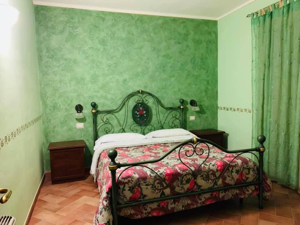 8380 Agriturismo L'Oleandro 蒙特马拉诺 外观 照片